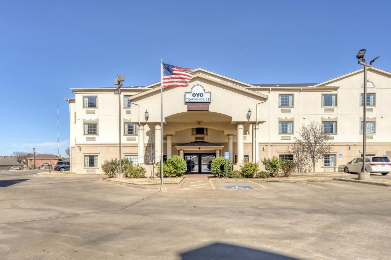 Oyo Townhouse Wichita Falls West Экстерьер фото