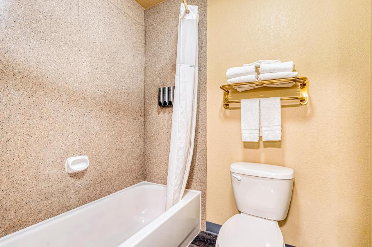 Oyo Townhouse Wichita Falls West Экстерьер фото