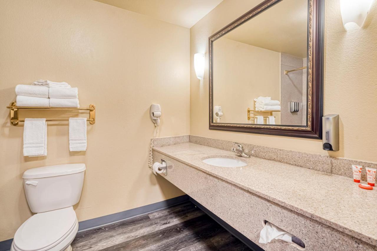 Oyo Townhouse Wichita Falls West Экстерьер фото