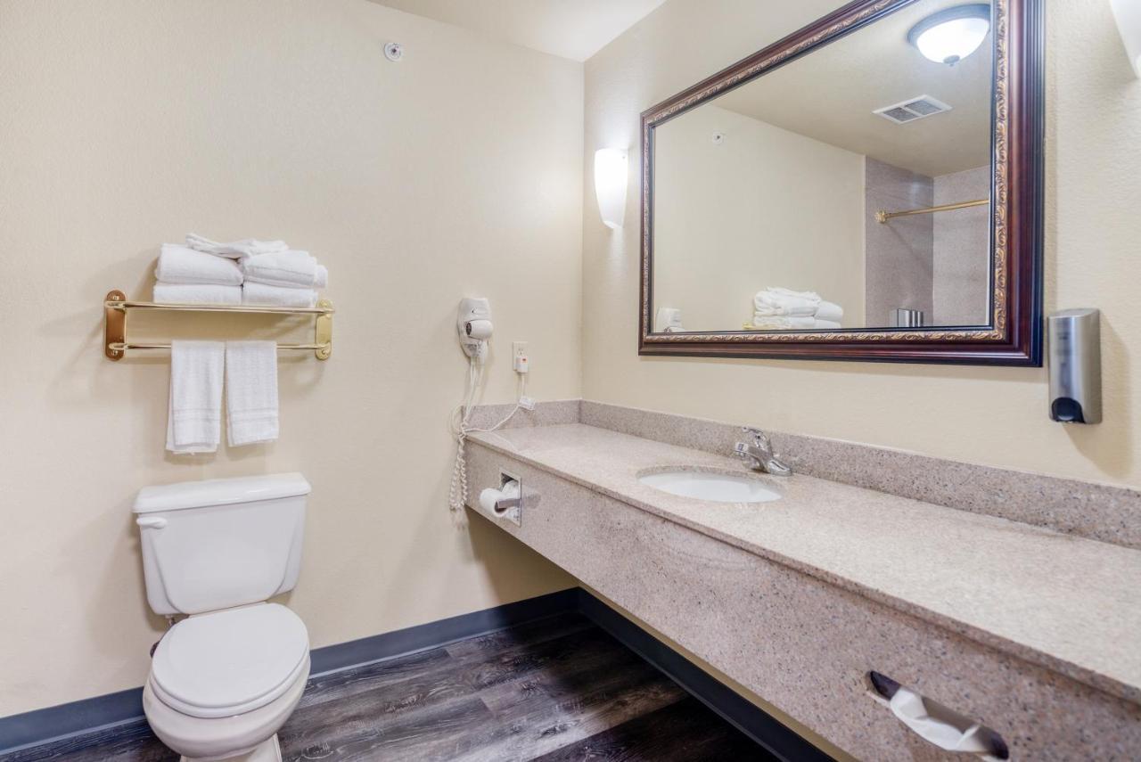 Oyo Townhouse Wichita Falls West Экстерьер фото